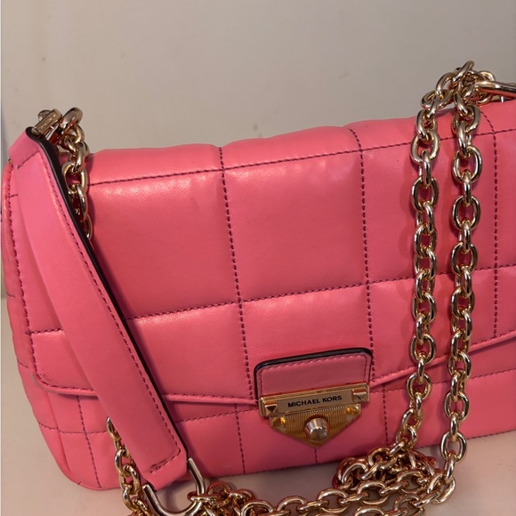 Michael Kors Pink Quilted Shoulder Bag with Gold Chain - Picture 1 of 2